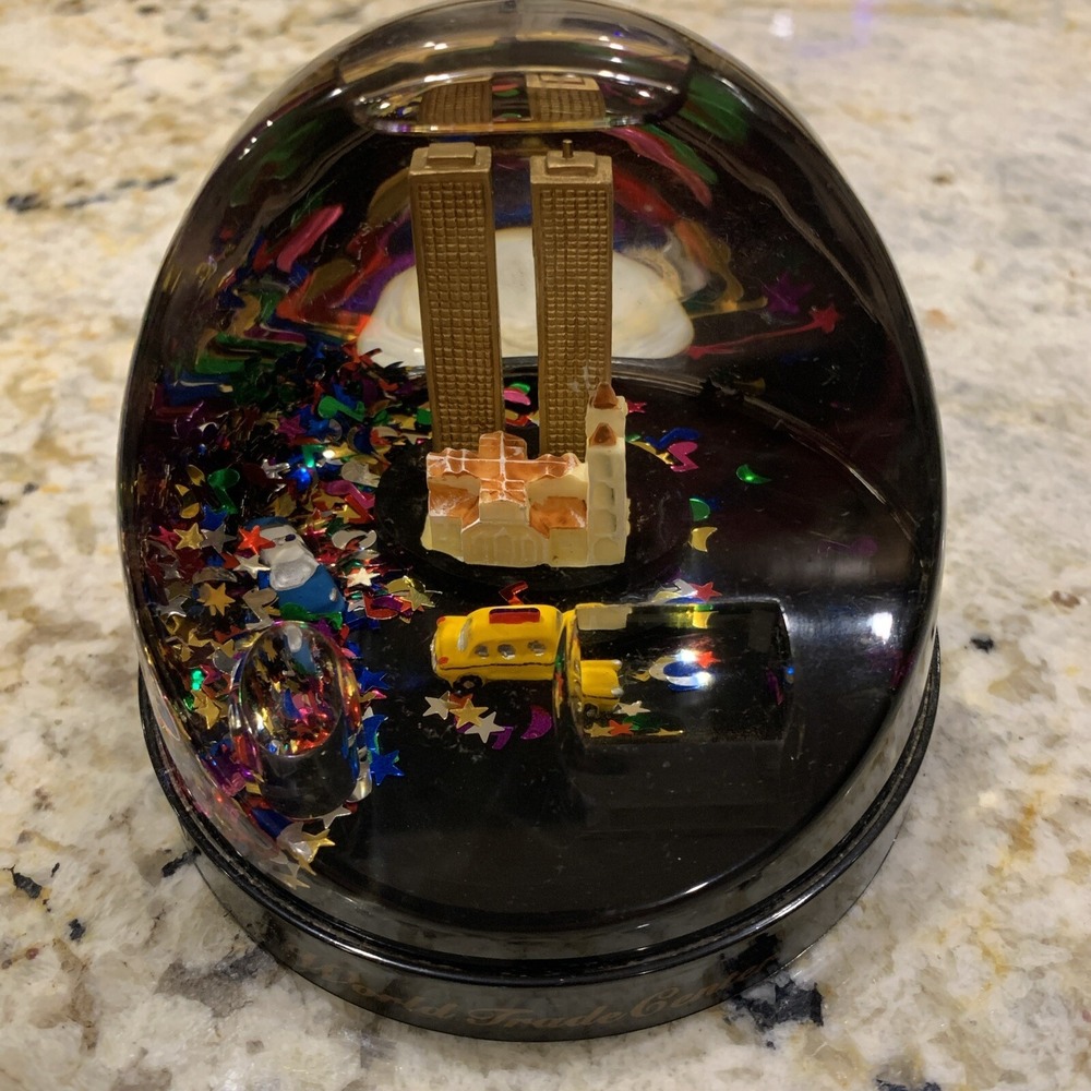 World Trade Center Snow Globe pen  Holder‎ Souvenir